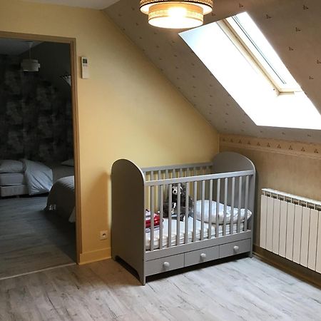 Des Roux Et Des Pious Suite De 35 A 60 M2 Et 3 Chambres Pour Groupe De 2 A 6 Personnes Civray-de-Touraine Dış mekan fotoğraf