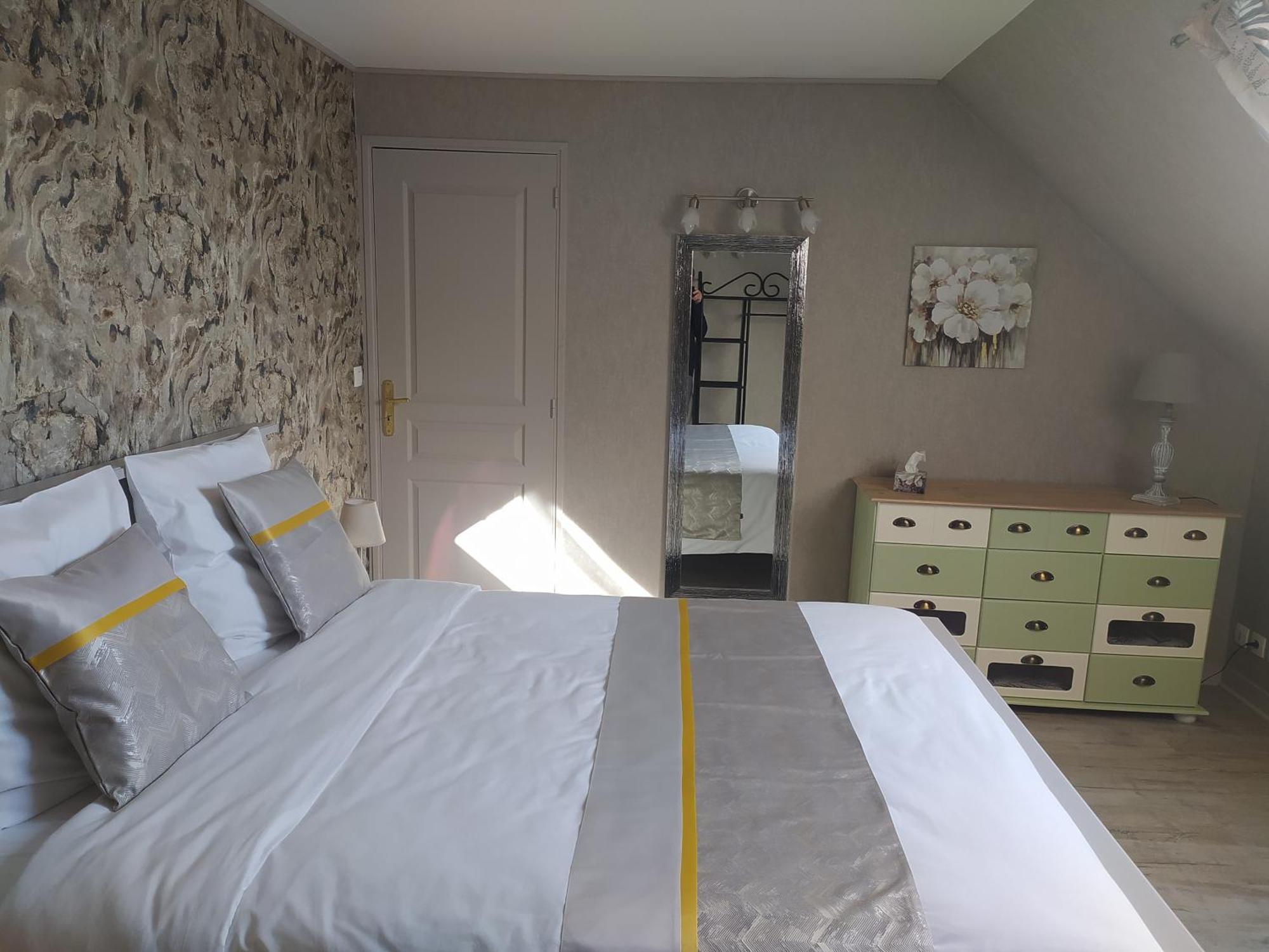 Des Roux Et Des Pious Suite De 35 A 60 M2 Et 3 Chambres Pour Groupe De 2 A 6 Personnes Civray-de-Touraine Dış mekan fotoğraf